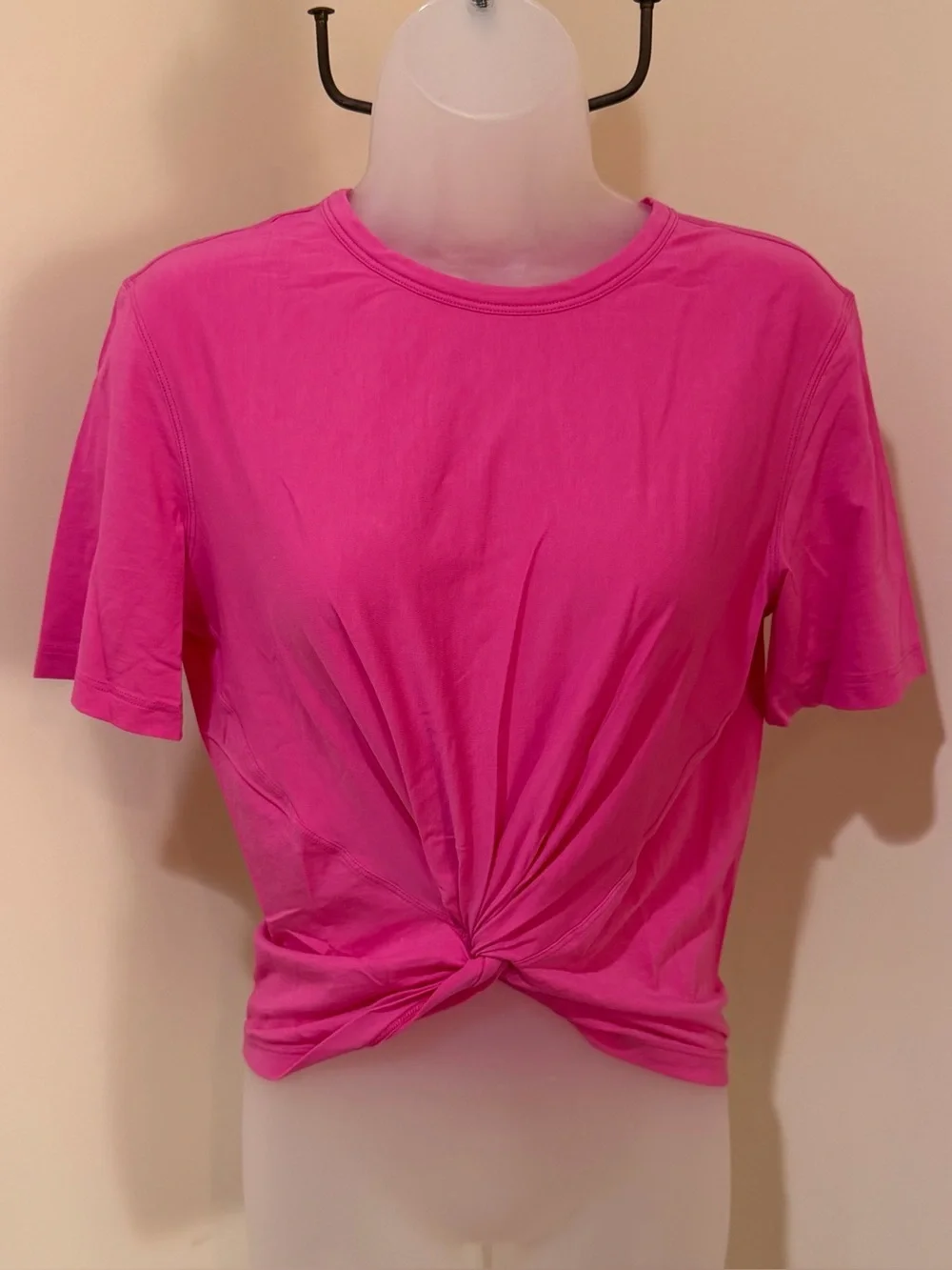NWOT LULULEMON CRESCENT TEE TWIST FRONT WAIST LENGTH TOP IN SONIC PINK  SIZE 4
